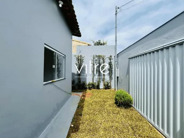 Casa à venda no bairro Jardim Holanda em Uberlândia/MG