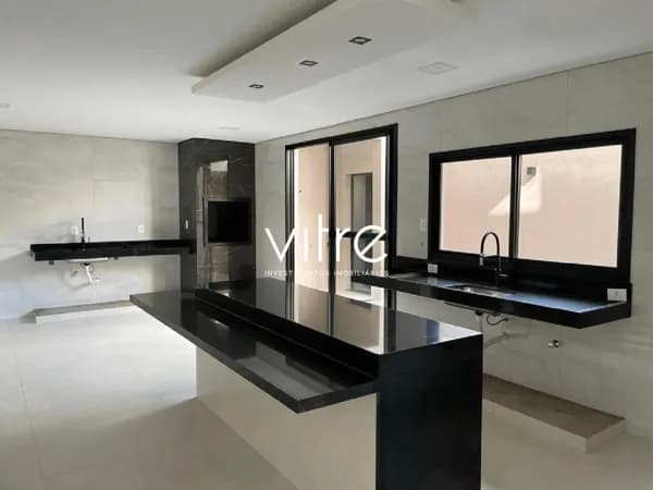 Casa à venda no bairro Grand Ville em Uberlândia/MG