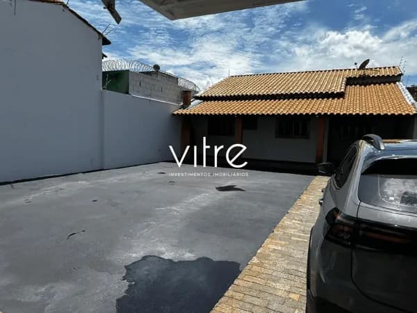 Casa à venda no bairro Jardim Patrícia em Uberlândia/MG