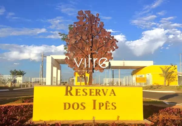 Terreno à venda no bairro Novo Mundo em Uberlândia/MG