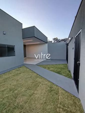 Casa à venda no bairro Jardim Holanda em Uberlândia/MG