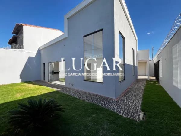 Casa à venda no bairro Santa Rosa em Uberlândia/MG