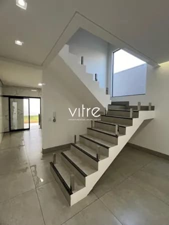 Casa à venda no bairro Santa Mônica em Uberlândia/MG