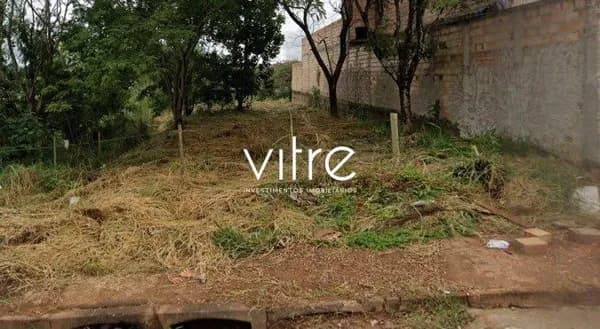 Terreno à venda no bairro Cidade Jardim em Uberlândia/MG