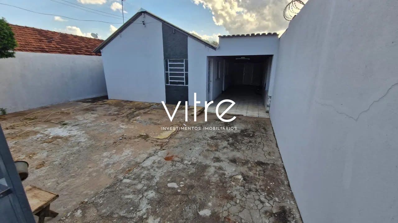 Casa à venda no bairro Segismundo Pereira em Uberlândia/MG