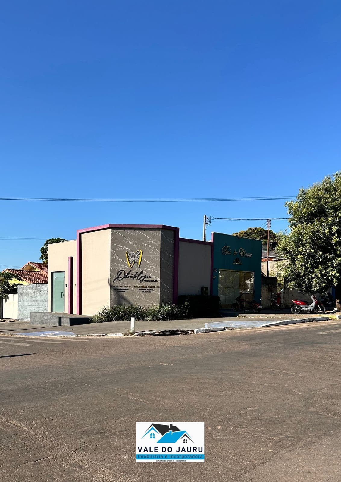 Prédio Comercial de esquina à venda no Centro de Araputanga