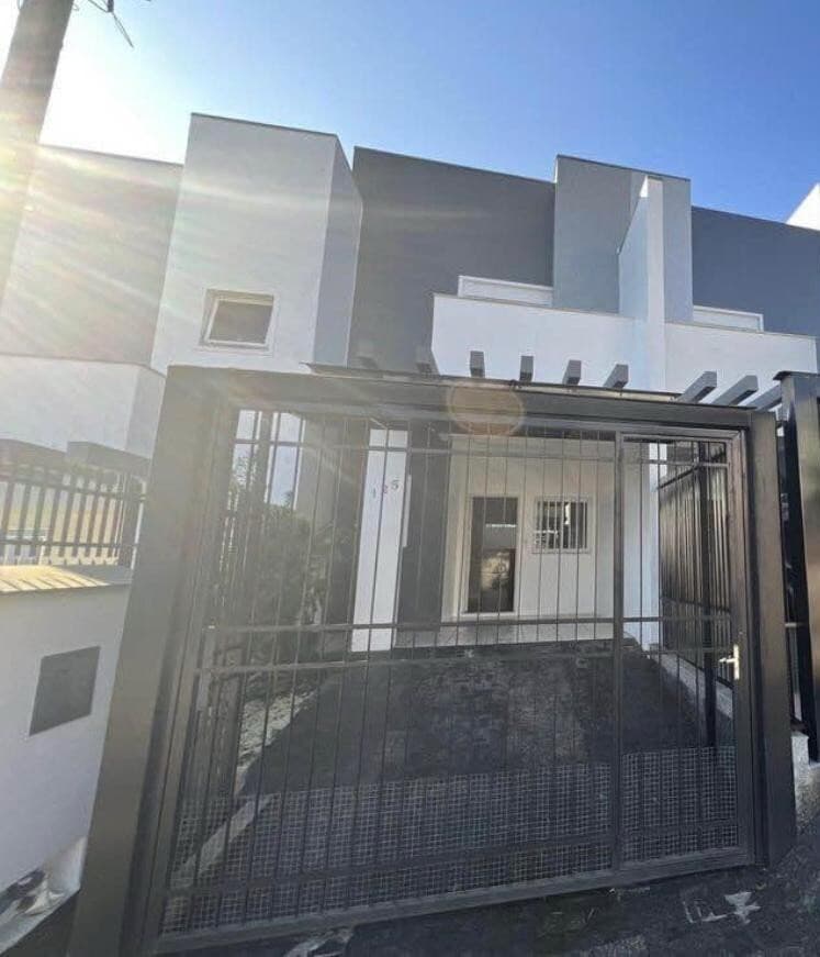 Sobrado à venda no bairro Verena em Santa Cruz do Sul/RS