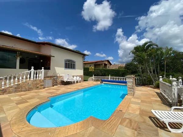 Refúgio com piscina em condomínio em Ouro Preto