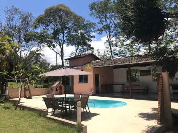 Casa dos Sonhos à Venda – Porteira Fechada
