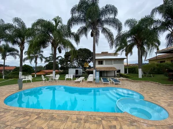 Belíssima casa a venda no Condomínio Paragem do Tripuí