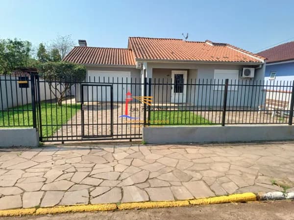 Casa mobiliada à venda na estrada da Várzea em São Sebastião do Caí/RS
