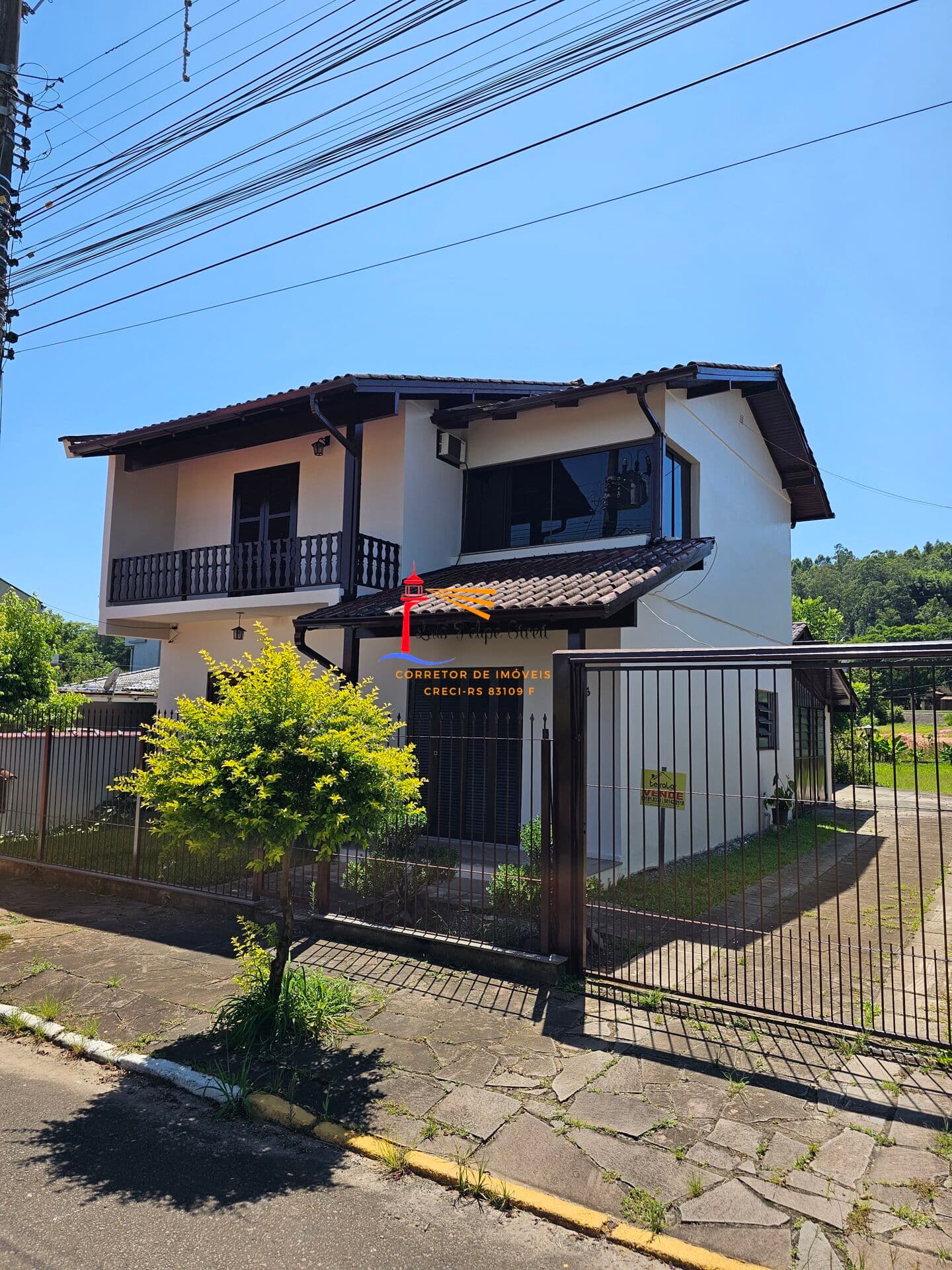 Casa de dois andares à venda no bairro Rio Branco em São Sebastião do Caí/RS