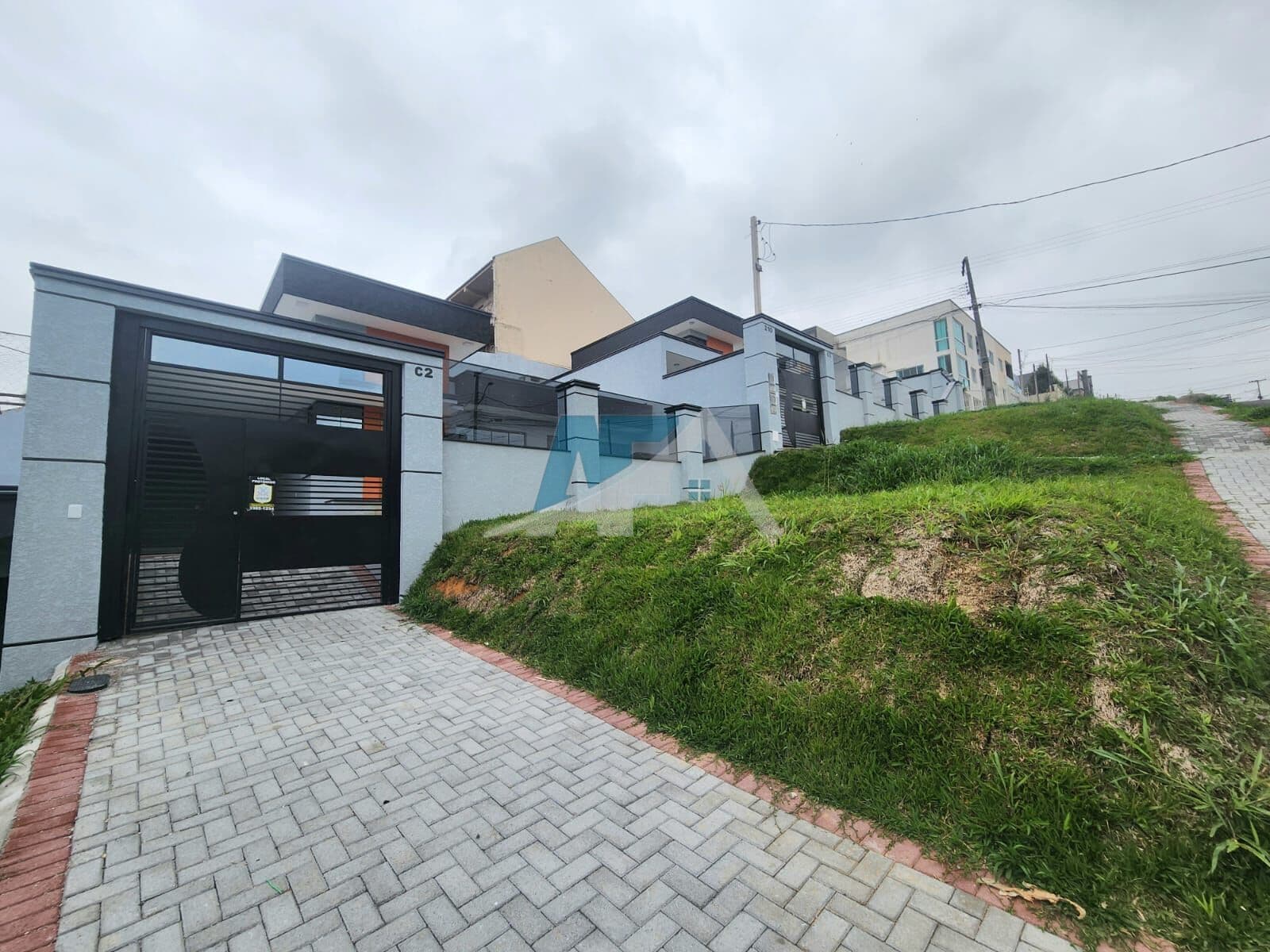 EXCELENTE CASA À VENDA NO BAIRRO SÃO DOMINGOS – SÃO JOSÉ DOS PINHAIS