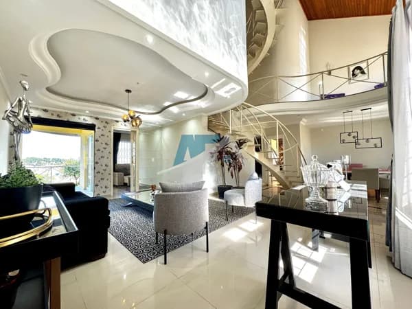 Sobrado Triplex em São José dos Pinhais/PR