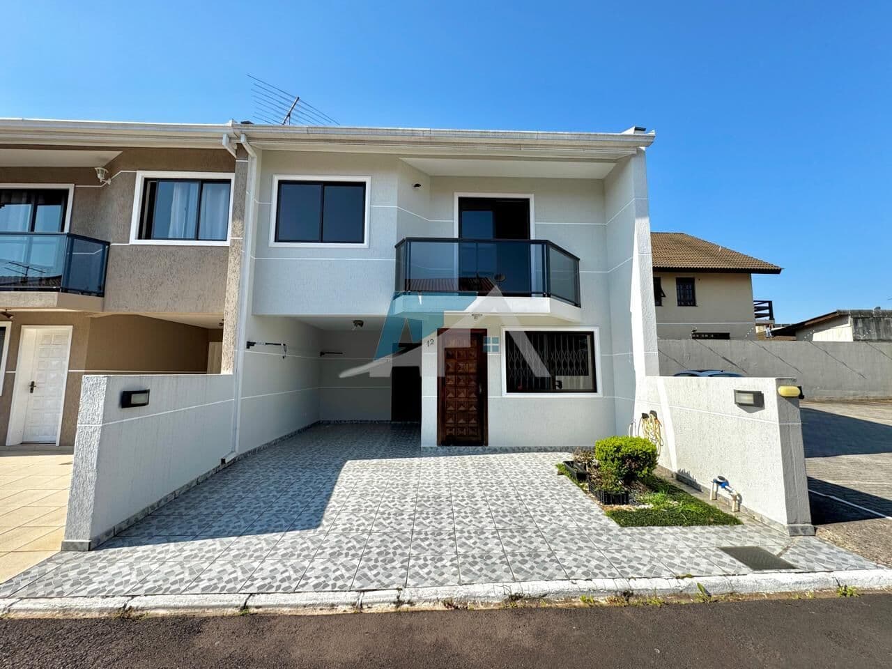 Sobrado à venda no bairro Bom Jesus – São José dos Pinhais