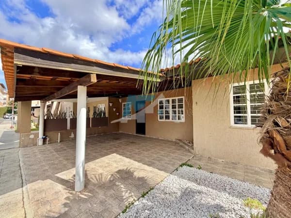 Casa à venda em condomínio fechado em São José dos Pinhais