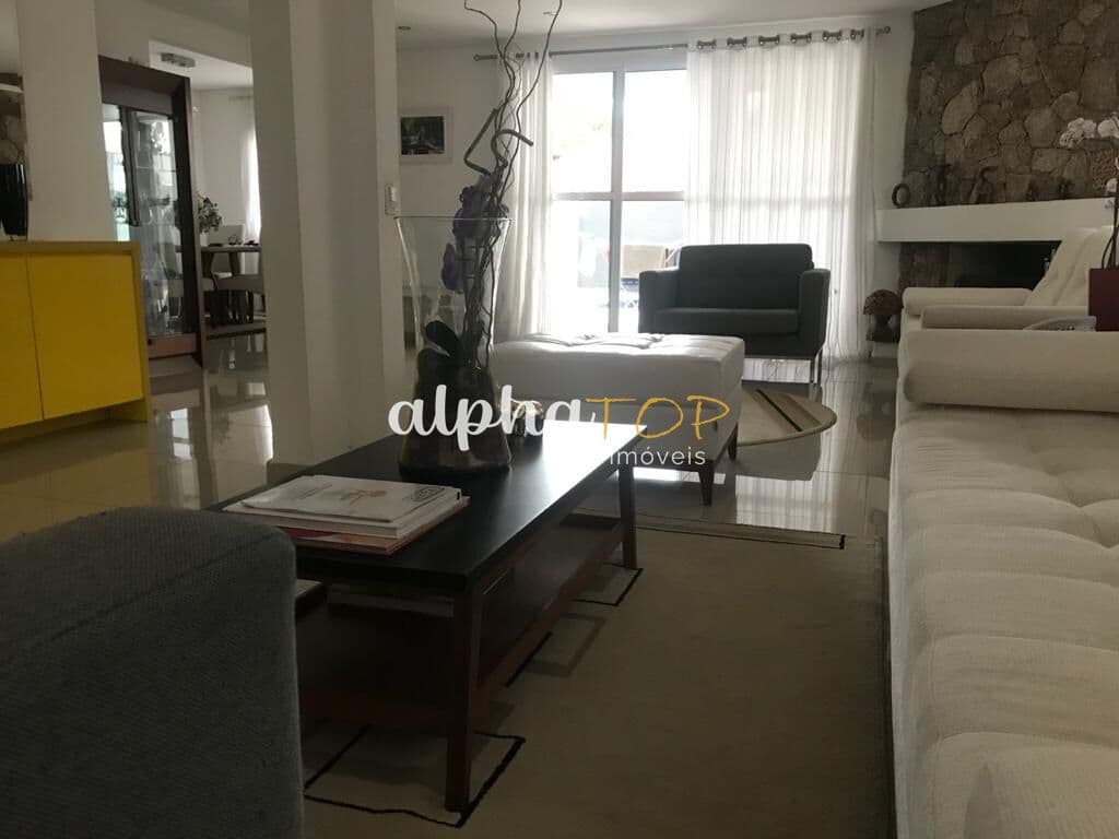 Casa de Condomínio em Santana de Parnaíba - Alphaville