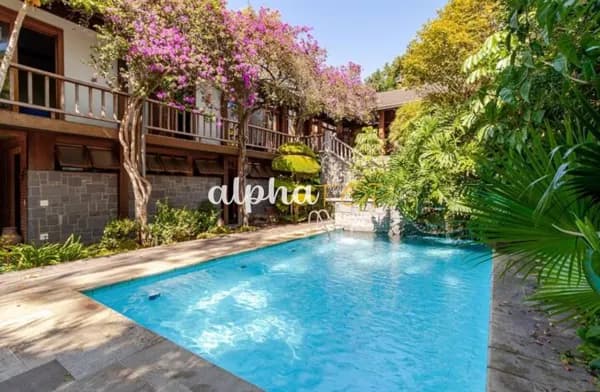 Casa de Condomínio em Santana de Parnaíba - Alphaville
