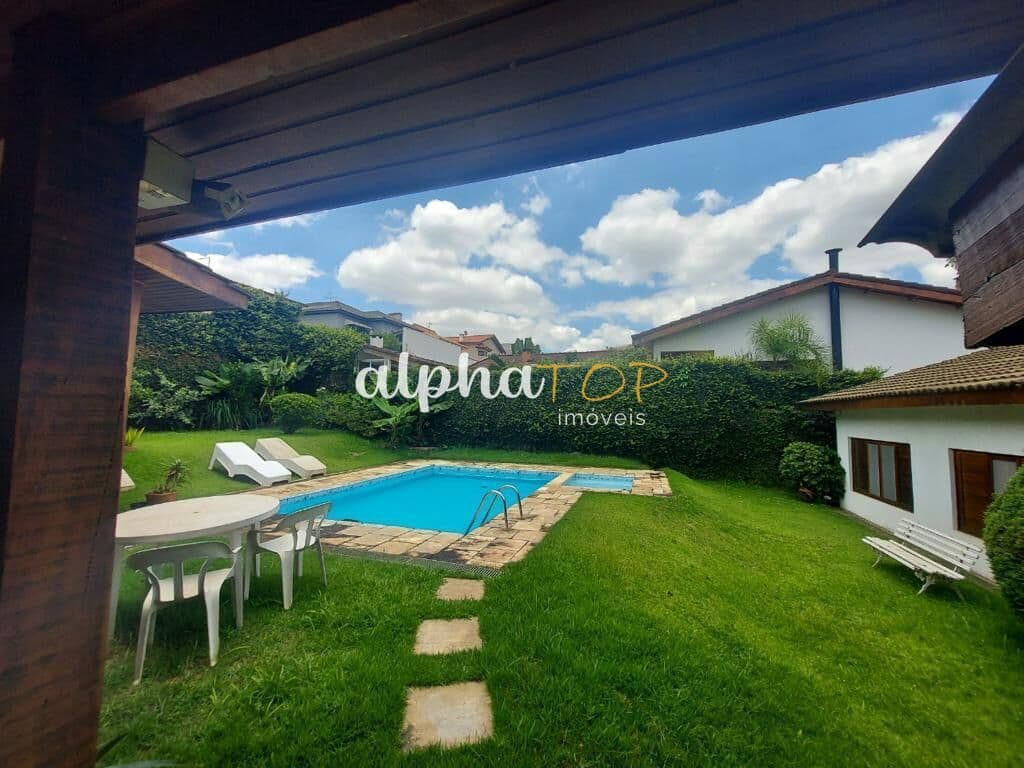 Casa em Santana de Parnaíba - Alphaville