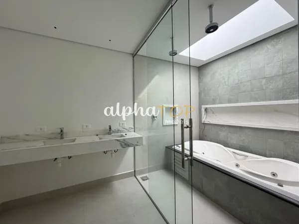 Casa de Condomínio em Santana de Parnaíba - Alphaville