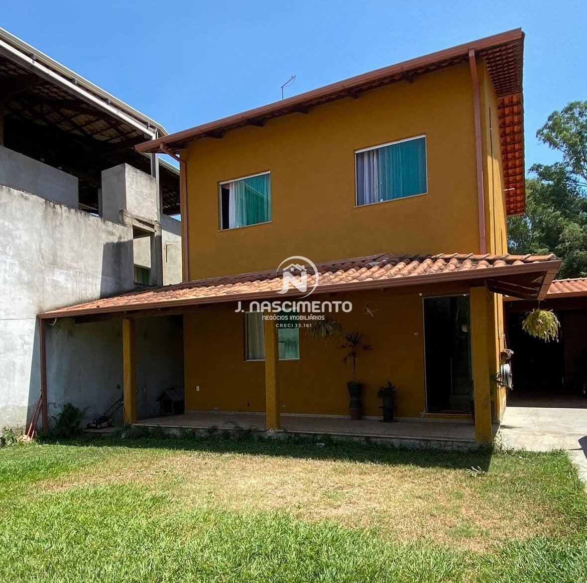 Casa a venda no bairro Praia em Contagem - MG