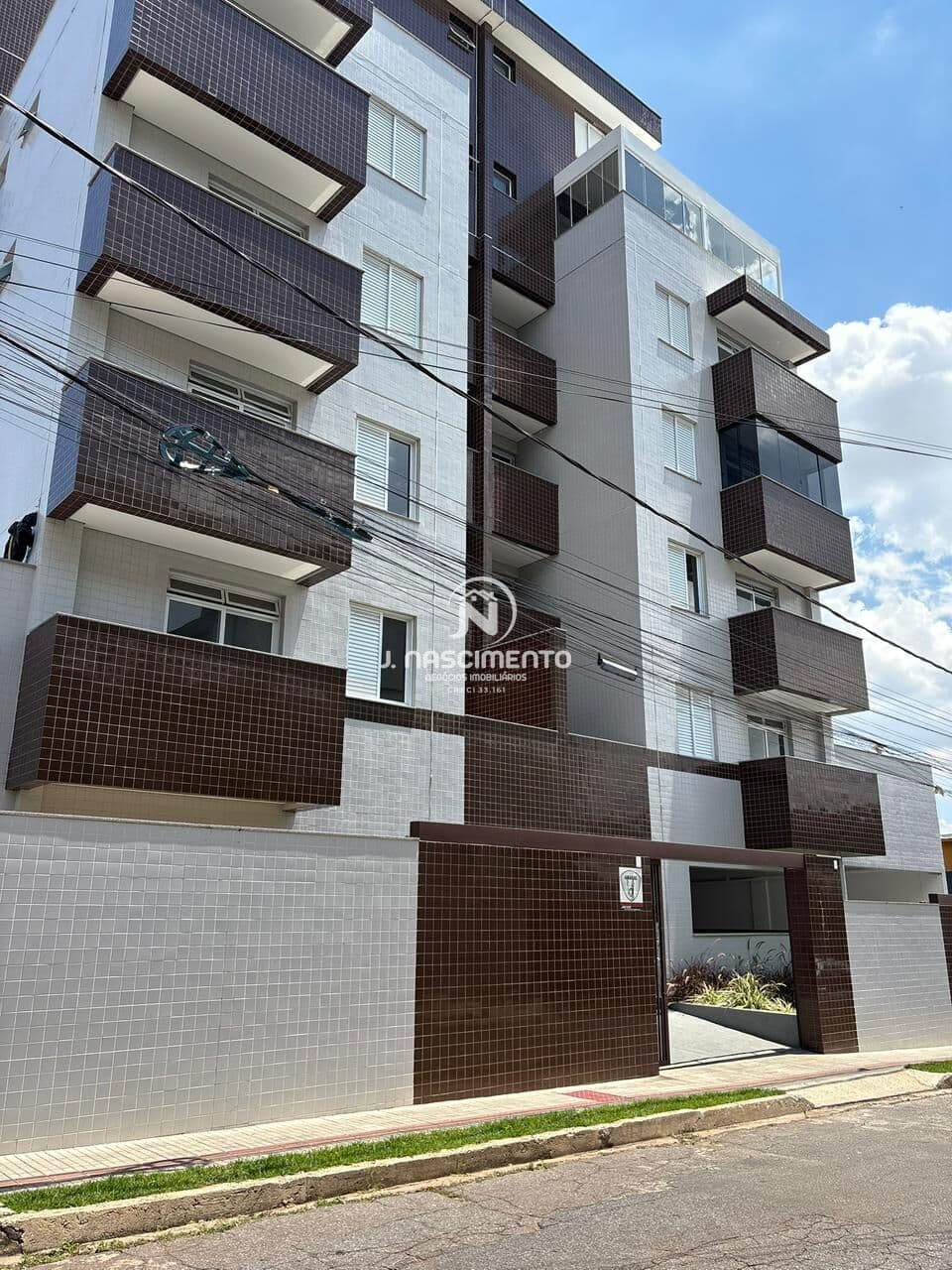 Area privativa 03 quartos c/ suíte a venda no bairro Fonte Grande - MG