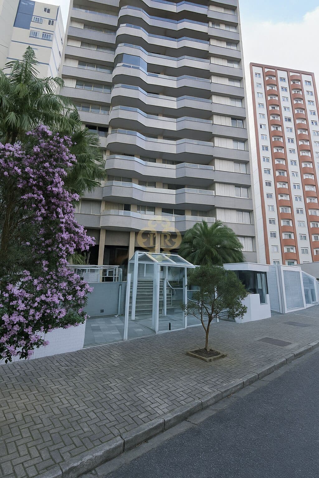 Apartamento 3 Dormitórios - Batel