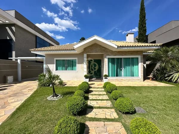 Casa em condomínio fechado