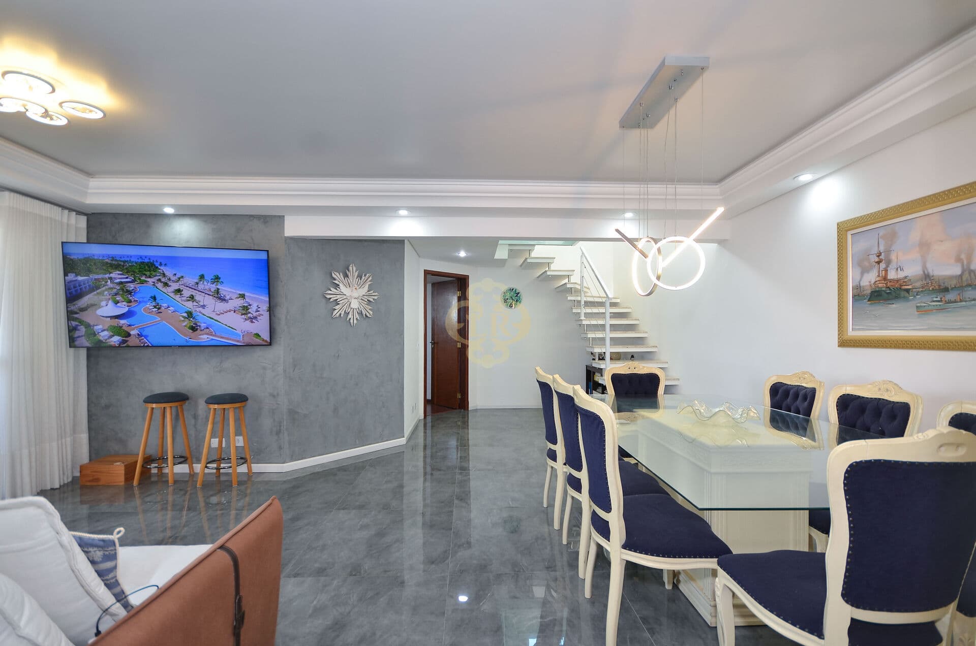 Apartamento Cobertura Duplex com 3 dormitórios sendo 1 suíte 2 vagas e Terraço com Jacuzzi, no Centro de São José dos Pinhais