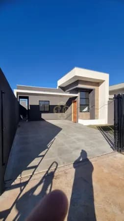 Casa térrea com piscina em Cara Cara, Ponta Grossa/PR