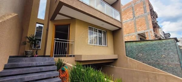 Sobrado Residencial à venda, Alto Boqueirão, Curitiba - SO0077.