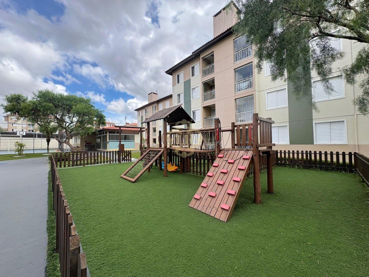 Apartamento - 3 Quartos com vaga de garagem coberta - São José dos Pinhais
