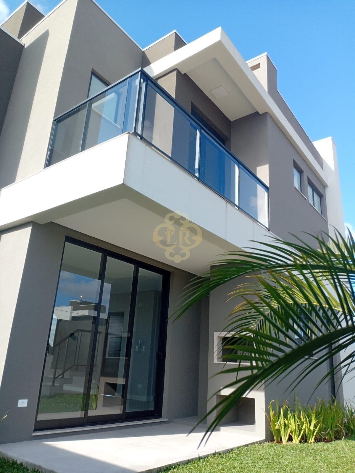 Sobrado 3 Dorm. Com suíte - São José dos Pinhais/PR