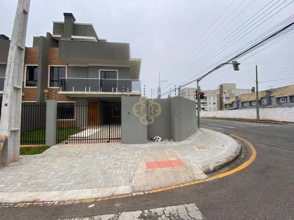 Sobrado Residencial à venda, Uberaba, Curitiba - SO0057.