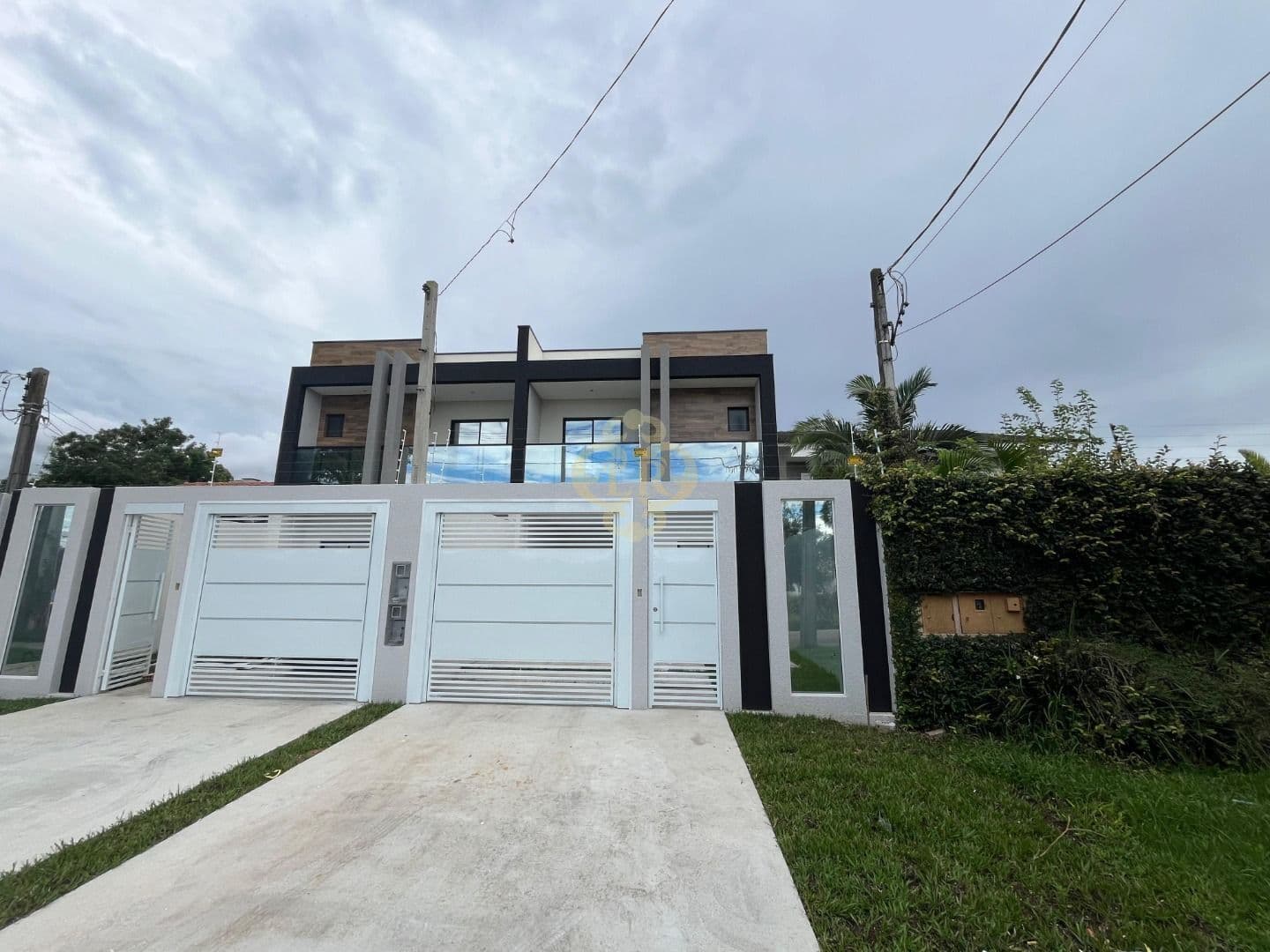 Sobrado com 3 dormitórios à venda, 160 m² por R$ 1.190.000 - Centro - São José dos Pinhais/PR