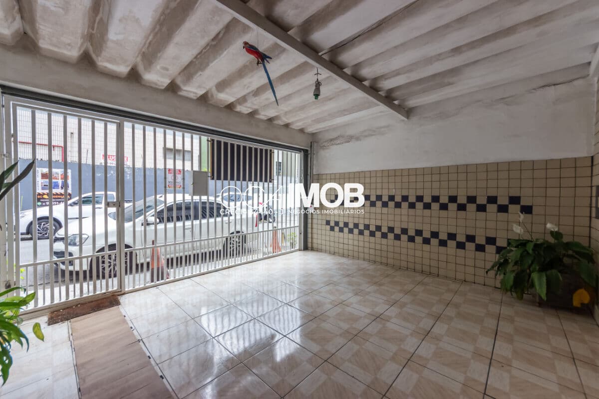 Casa térrea com ótimo preço no Rudge Ramos – terreno amplo e cheio de possibilidades