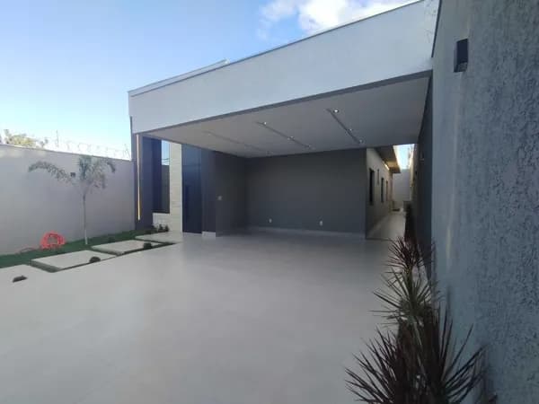 Casa Incrível à Venda com Suíte, Closet, Piscina e Churrasqueira