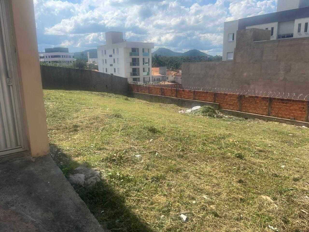 OPORTUNIDADE! LOTE DE 384m² PRÓXIMO À RUA SANTA MARIA