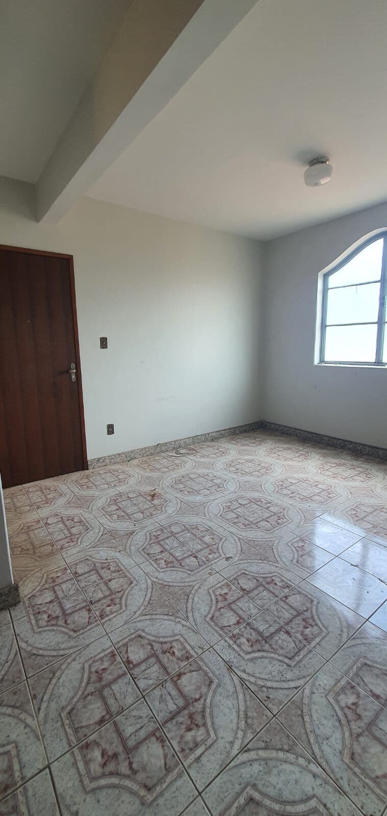 ALUGA-SE APARTAMENTO BAIRRO SÃO JOSÉ