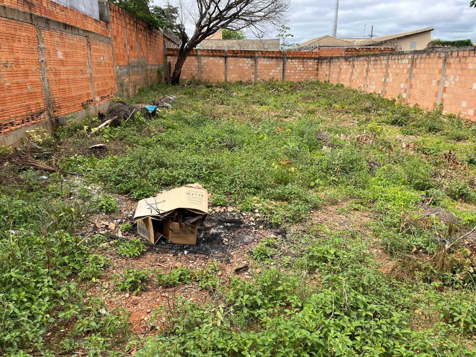 Lote de 360m² no Jardim Primavera.