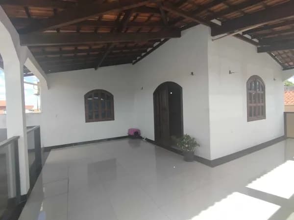 Casa com sala ampla no Major Prates
