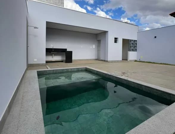 Casa Moderna com Piscina no Ibituruna
