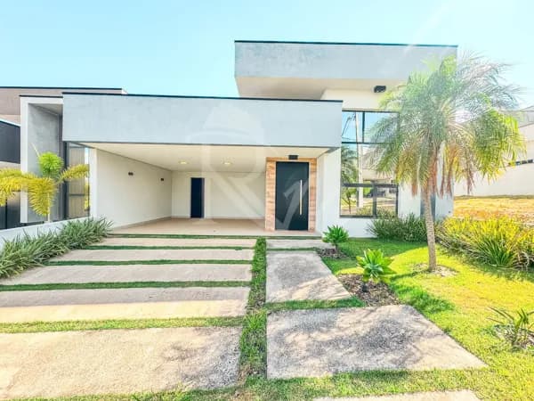 Casa com 3 suítes e 1 escritório