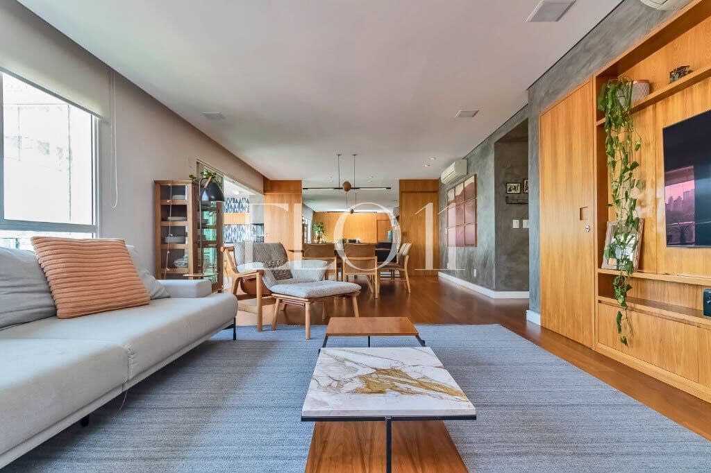 Apartamento reformado com varanda gourmet no baixo Pinheiros