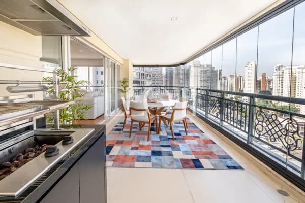 Apartamento Alto Padrão em Itaim Bibi, São Paulo/SP