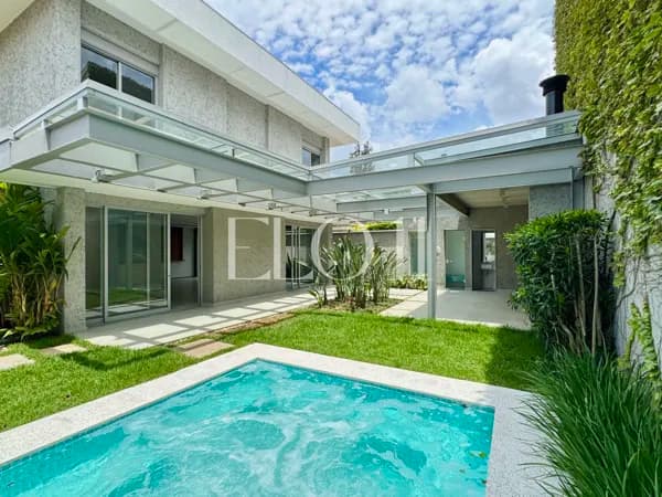 Casa nova e contemporânea no Alto de Pinheiros
