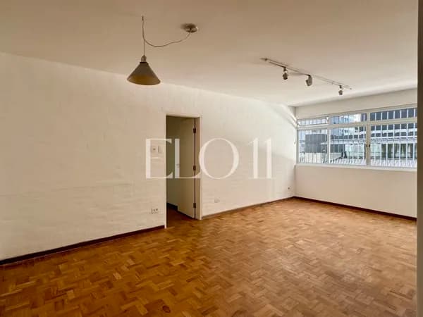 Apartamento silencioso e com muitas possibilidades em prédios dos anos 70