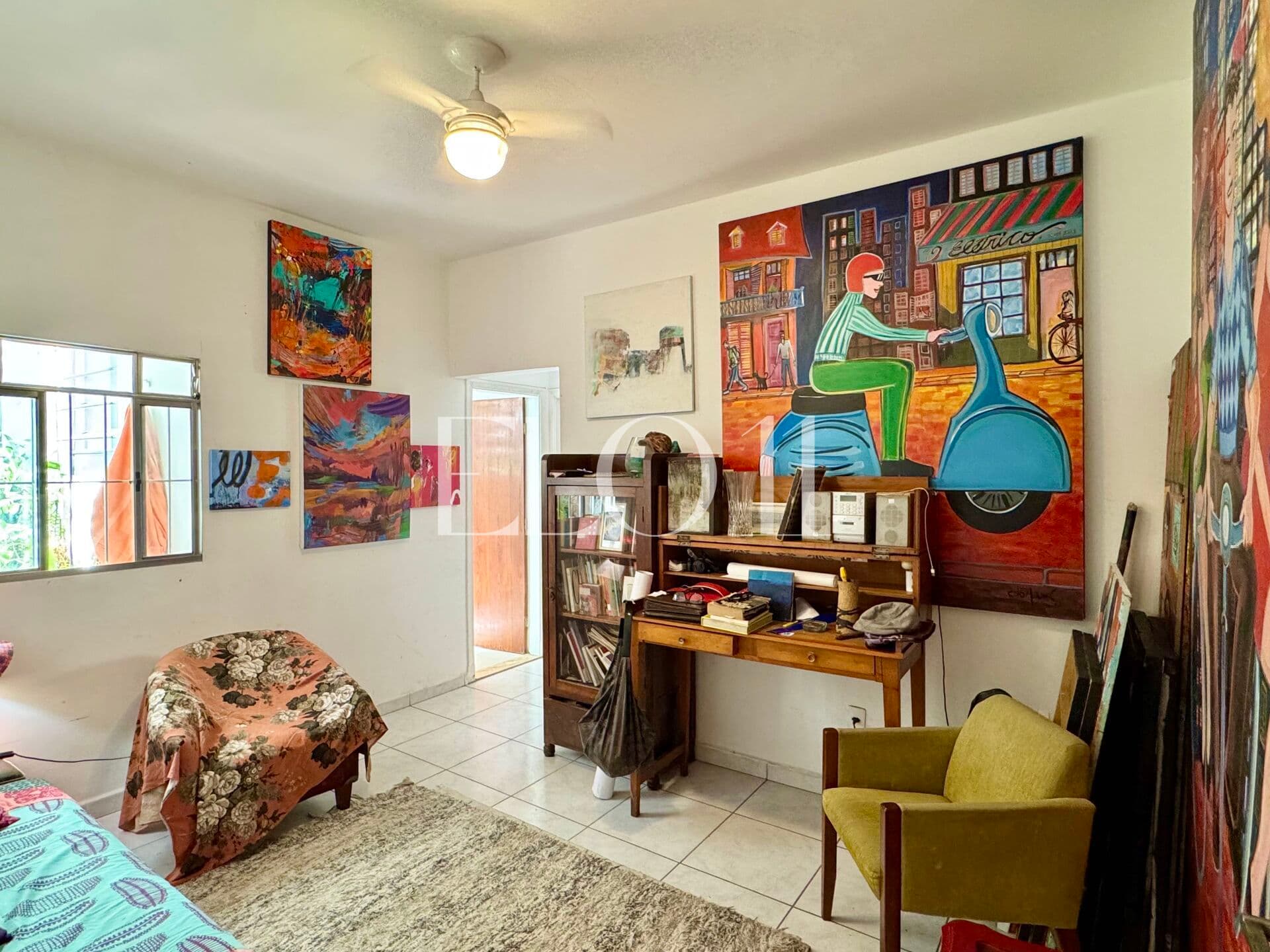 Apartamento Garden de artista em prédio baixo de Perdizes