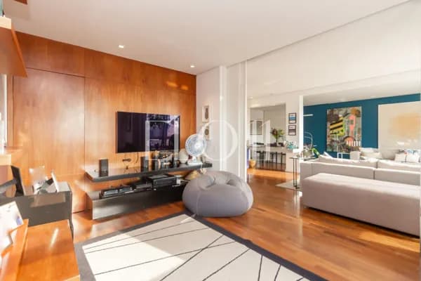 Apartamento em andar alto com 3 suítes e vista nos Jardins