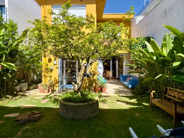 Casa aconchegante com jardim e edícula na Vila Beatriz